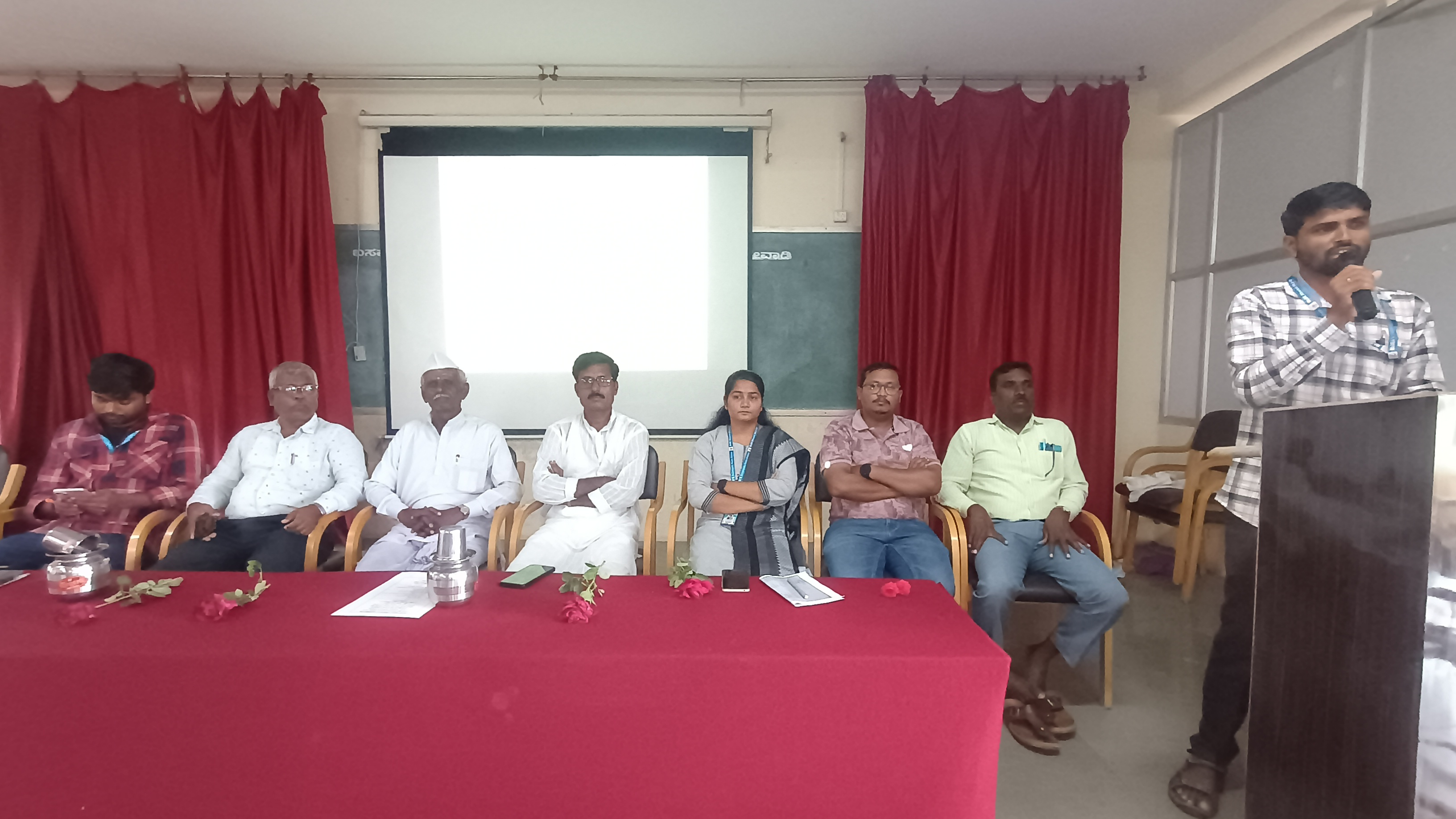 ವ್ಯಕ್ತಿತ್ವ ವಿಕಸನಕ್ಕೆ ಬಿ ಎಲ್ ಡಿ ಇ ಧ್ವನಿ(98.6) ಉಪಯುಕ್ತವಾಗಿದೆ 